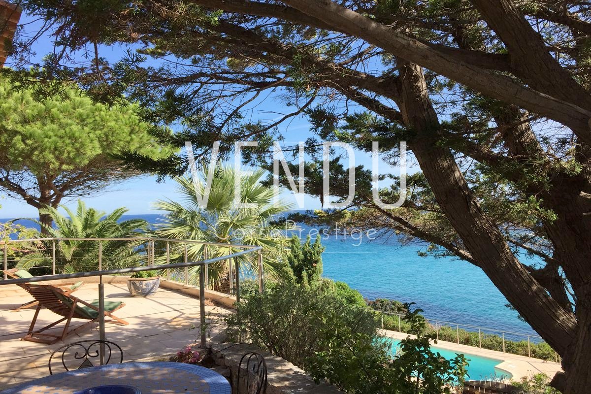 Villa-pieds-dans-leau-ile-Rousse-N42-1